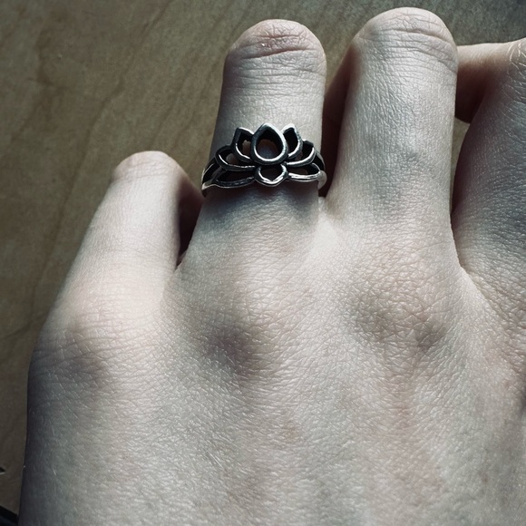 Silver Toned Lotus Ring - Picture 5 of 8